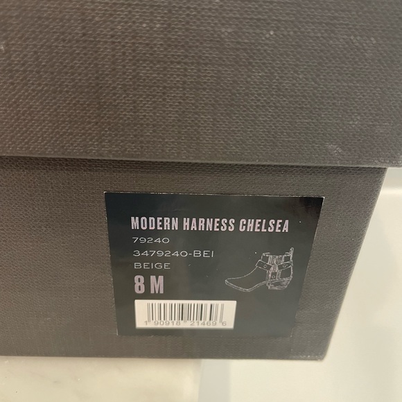 Frye signature Harness Chelsea beige suede boot size 8 - Picture 2 of 9